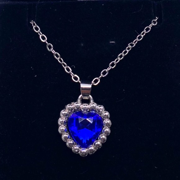 Imitation Silver BLUE SAPPHIRE Cubic Zirconia Gemstone Heart Necklace - Picture 2 of 7